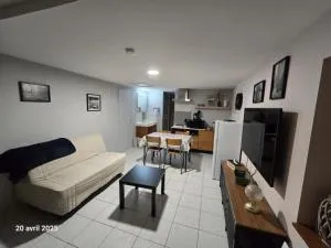 Gîte 2 adultes et 2 enfants - Loge-Fougereuse