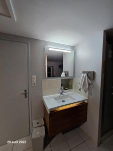 Appartements Gite 2 adultes et 2 enfants a 30mn PuyduFou : photos des chambres