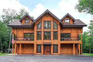 Log House Chalet, Volleyball field, Sauna, Hot Tub