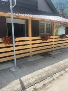 Vrabac Vrabac - ميترفاتس