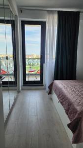 Primavera Pipera Plaza