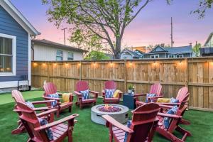 The Morrison - Karaoke Theater Backyard Oasis