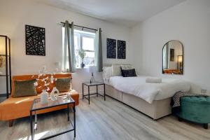 Aylward queen street apartments S19 Ground Floor Near City Centre, Gunwharf Quays