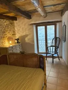 Room in Medieval Cereste - Vitrolles-en-Luberon
