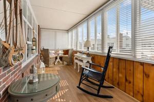 Harris Ave Hideaway Private Deck Near Marina