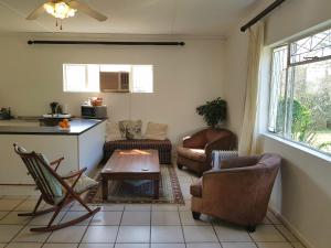 Cottage with Farmyard Garden on the Sunshine Coast