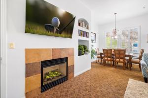 LV262 2BR 2BA Legacy Villa with Mnt Views