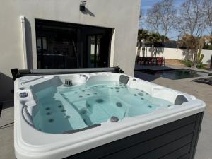 Villas Somptueuse villa luxueuse piscine jacuzzi : photos des chambres