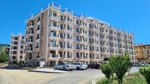 SWETI WLAS Premium Ferienwohnung Polarstar Beach Luxury Apartment 150 m zum Strand Pool 1 Balkon Meeresblick Google TV bis zu 4 Personen