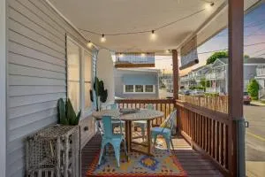Steps to Beach Porch Grill - The Sister Cottages - 索尔兹伯里