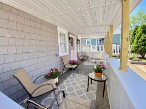 Addie Shack & Cammie Cabana Pet Friendly 10pp