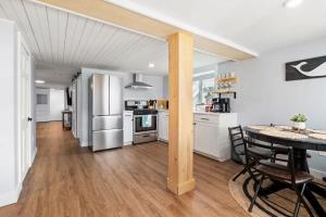 Addie Shack & Cammie Cabana Pet Friendly 10pp