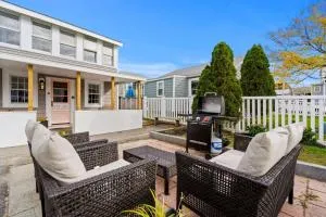 The Addie Shack Pet Friendly Steps to Beach - سالزبوري