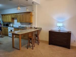 West End condo Shuttle free OW