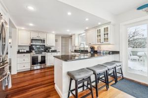 Seaside Serenity Steps to Beach Deck & Porch