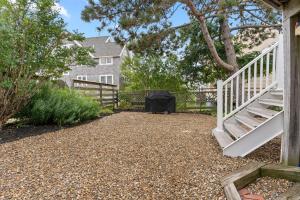 Seaside Serenity Steps to Beach Deck & Porch