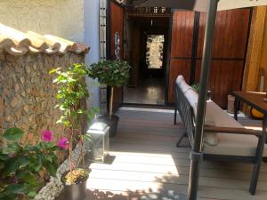 Kaleiçi müstakil benzersiz bahçeli HARİKA EV