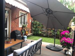 Kaleiçi müstakil benzersiz bahçeli HARİKA EV