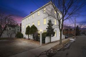 Downtown Historic and Elegant Condo Parking