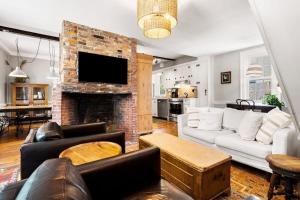 Downtown Historic and Elegant Condo Parking