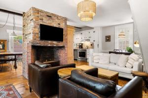 Downtown Historic and Elegant Condo Parking