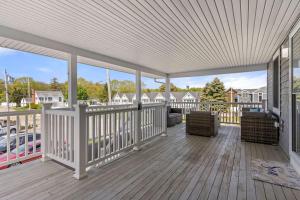 Sunrise Sanctuary Walk to Wallis Ocean Views