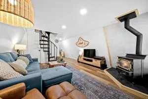 Cozy Modern Remodeled A-Frame with Grills & Deck - Overgaard