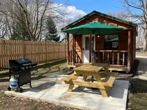 Sister Lakes Glamping Cabin at Wonder Woods #3 - Dowagiac