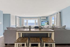 The Sunrise Deck Ocean Views Private Deck