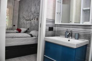 B&B J&B