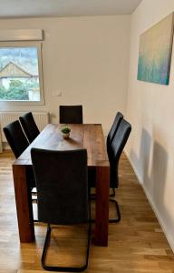 Erholung an den Wasserfällen - Ferienwohnung in Baden-Baden - Stilvolles Apartment mit Terrasse, Parkplatz & ruhiger Lage