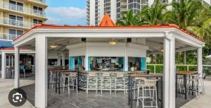 Ocean front paradise studio with ocean view and beach exit