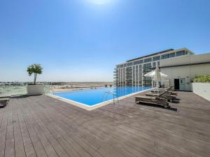 Free housekeeping visits during your stay - StayShort - Bright & Elegant 2BR in Creek Harbour