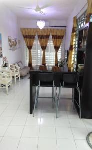 AL DHAKIYA HOMESTAY KULIM 3r2b