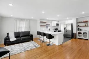 Chic Escape Near Mall of America - 布卢明顿