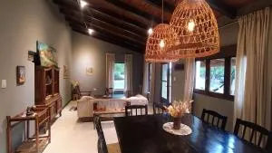 Casa de campo confortable en entorno natural, cercana a plaza de Villa de las Rosas - فيلا لاس روساس