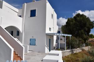 Adelphi Apartments Santorini Greece