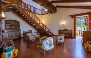 4 Bedroom Nice Home In Pergola