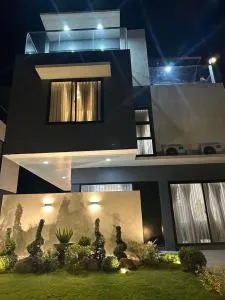 3 Storey Modern Guest House - Calaca