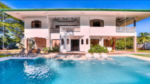 Samanea House Deluxe, big pool, 10min from PV