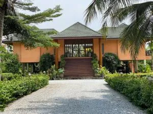 Exclusive 10-Person Villa with Pool & land 6000m - Pluak Daeng