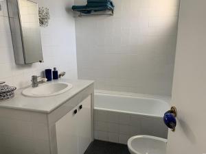 Appartement de 90m² dans villa avec terrasse, parking et WIFI - FR-1-335-205