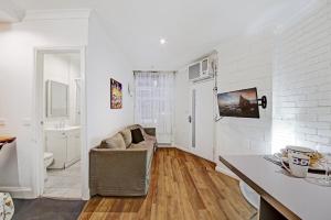 ShelleyStayz on Flinders 111
