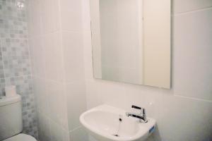 Relaxing Designed Studio at Tokyo Riverside PIK 2 Apartment By Travelio