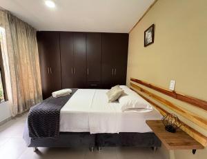 Apartamento en ciudad jardín, cerca a Holguines, unicentro y club campestre