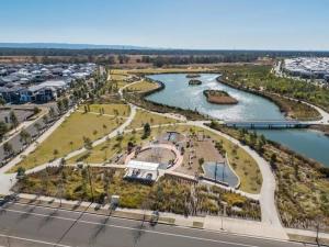 Luxury Newly Built Home Queen Room
