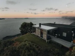 Black Hut Eco Retreat - Clifton