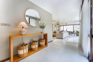 Lush Royale Villa Kotte with Pool & Gym - Madiwala