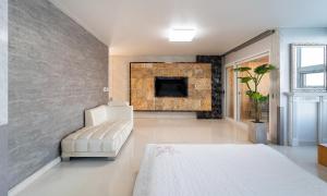 Pohang Pine Wave Spa Pension