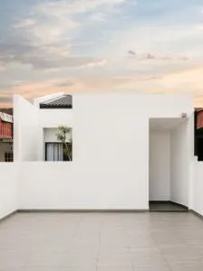 Salt Villa with Private Rooftop Jacuzzi - 亚依淡